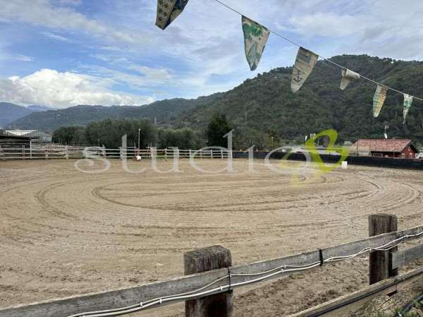 Foto Casa indipendente in vendita a Camporosso
