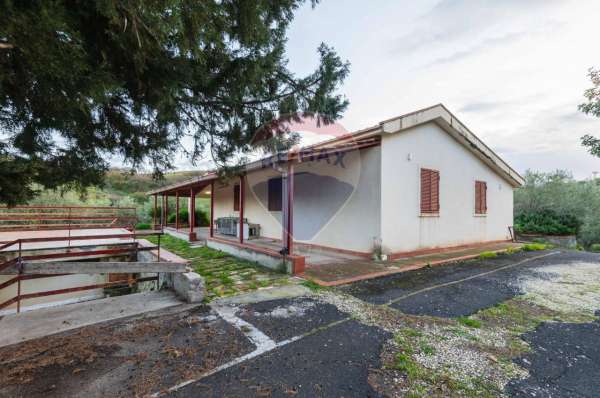 Foto Casa indipendente in vendita a Carlentini