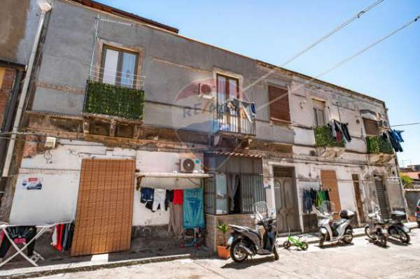 Foto Casa Indipendente in vendita a Catania, Centro Storico