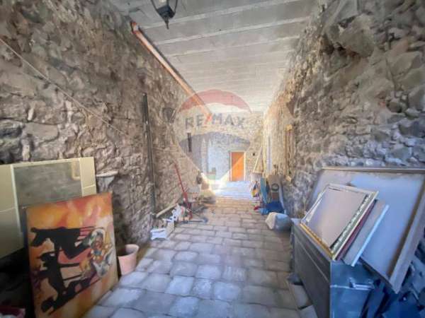 Foto Casa Indipendente in vendita a Catania, Centro Storico