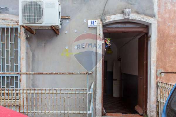 Foto Casa indipendente in vendita a Catania