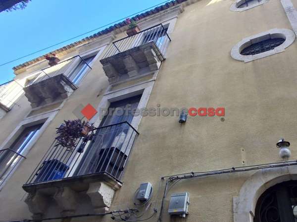 Foto Casa indipendente in vendita a Catania
