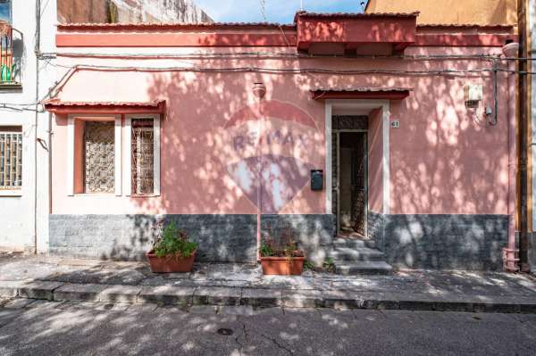 Foto Casa indipendente in vendita a Catania