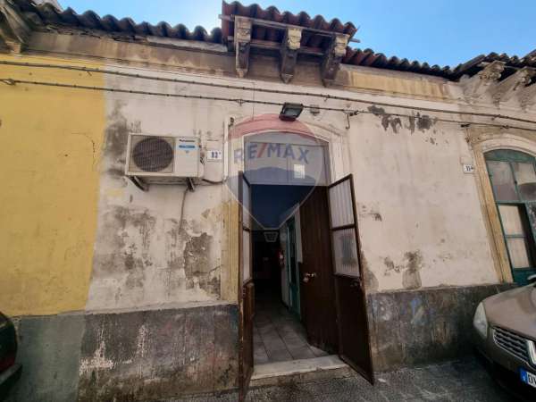 Foto Casa indipendente in vendita a Catania