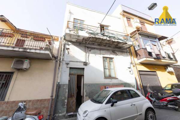 Foto Casa indipendente in vendita a Catania