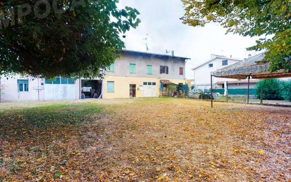 Foto Casa indipendente in vendita a Cento