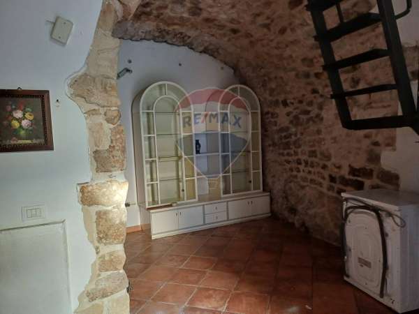 Foto Casa indipendente in vendita a Chiaramonte Gulfi