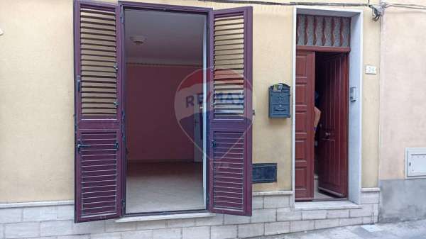 Foto Casa indipendente in vendita a Chiaramonte Gulfi