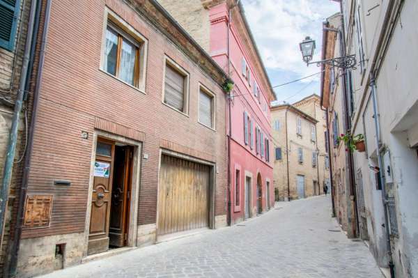 Foto Casa indipendente in vendita a Civitanova Marche