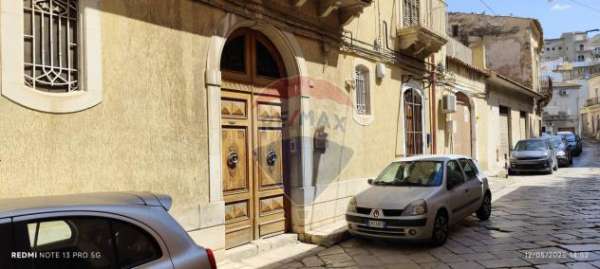 Foto Casa Indipendente in vendita a Comiso, Centro