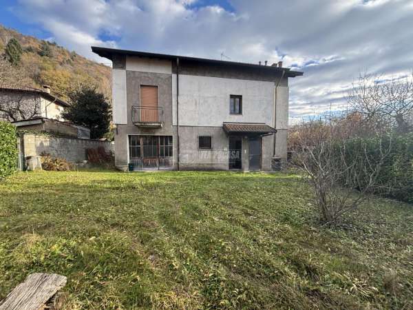 Foto Casa indipendente in vendita a Como