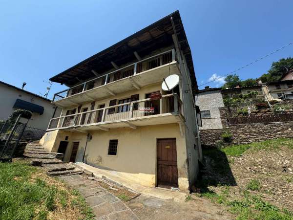 Foto Casa indipendente in vendita a Cossogno