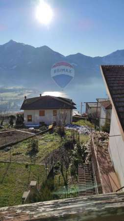 Foto Casa indipendente in vendita a Costa Volpino