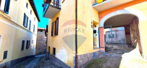 Foto Casa indipendente in vendita a Cunardo - 3 locali 110mq