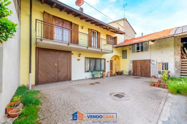 Foto Casa indipendente in vendita a Cuneo