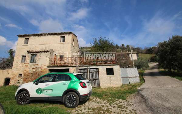 Foto Casa indipendente in vendita a Fermo