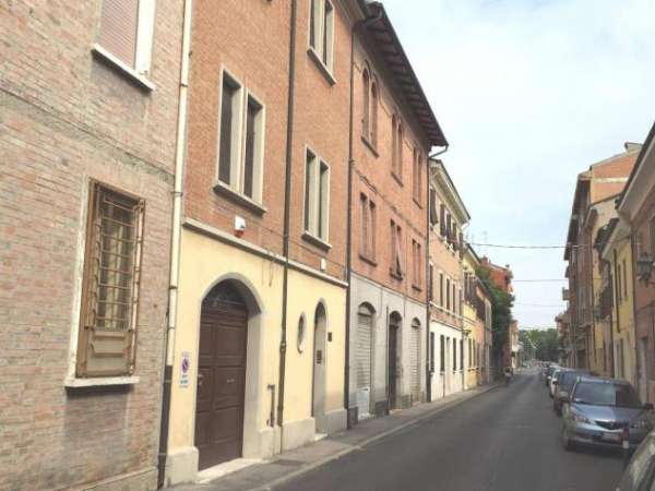 Foto Casa indipendente in vendita a Ferrara - 20 locali 600mq