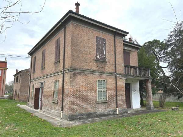 Foto Casa indipendente in vendita a Ferrara