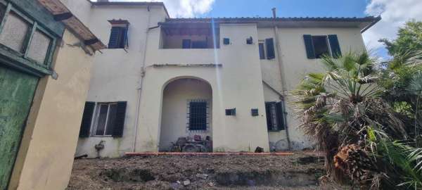 Foto Casa indipendente in vendita a Firenze