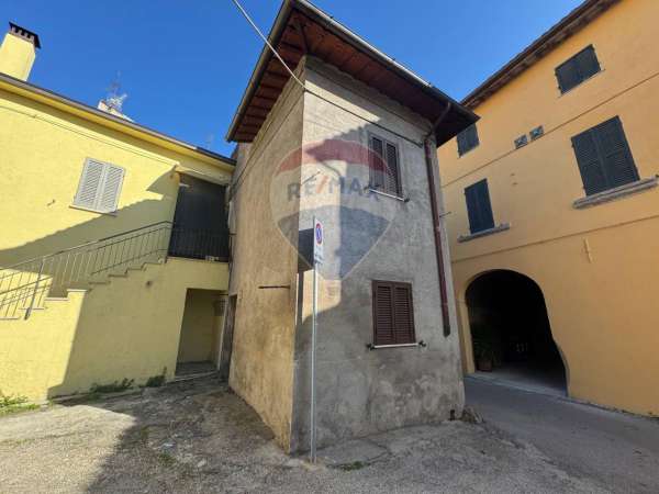 Foto Casa indipendente in vendita a Foligno