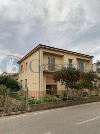Foto Casa indipendente in vendita a Foligno