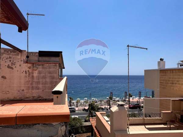Foto Casa indipendente in vendita a Furci Siculo