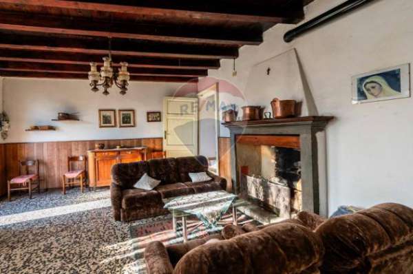 Foto Casa indipendente in vendita a Gandosso - 6 locali 300mq