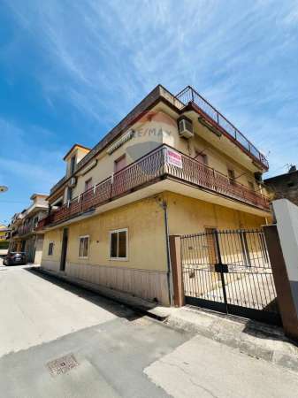 Foto Casa indipendente in vendita a Giarratana