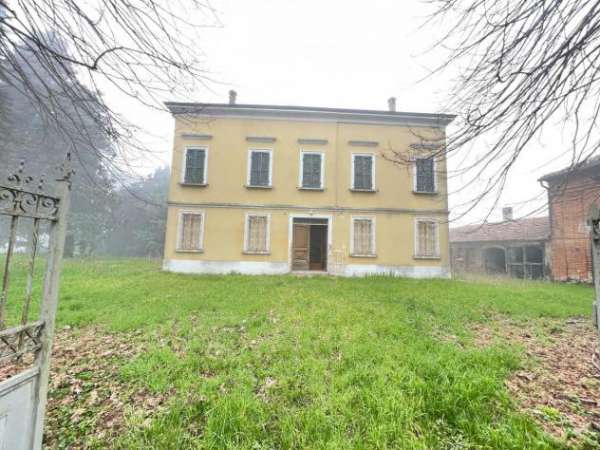 Foto Casa indipendente in vendita a Gonzaga - 6 locali 280mq