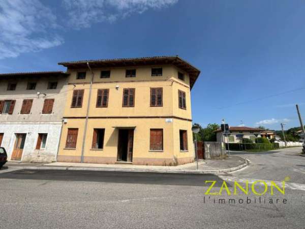Foto Casa indipendente in vendita a Gorizia - 10 locali 302mq