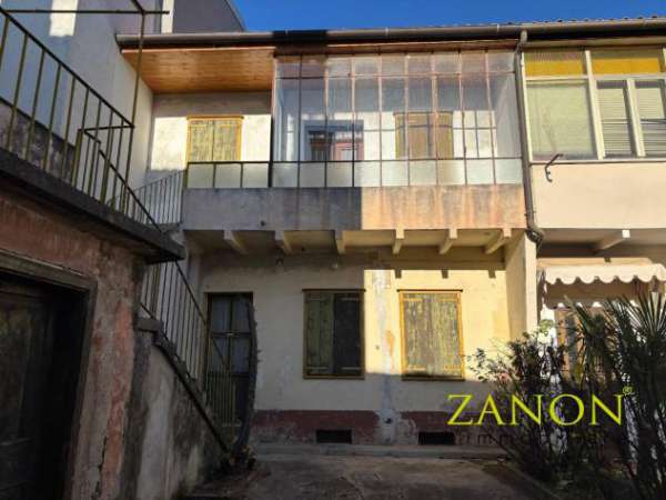 Foto Casa indipendente in vendita a Gorizia - 6 locali 102mq