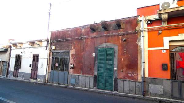 Foto Casa indipendente in vendita a Gravina Di Catania