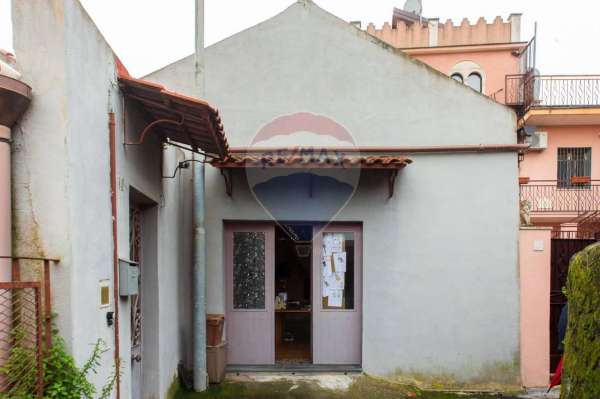 Foto Casa indipendente in vendita a Gravina Di Catania