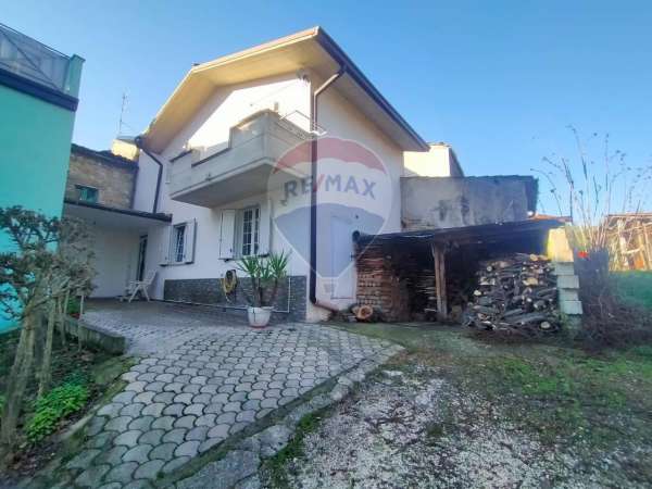 Foto Casa indipendente in vendita a Guardiagrele