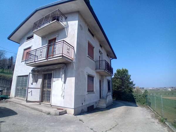 Foto Casa indipendente in vendita a Isola Vicentina