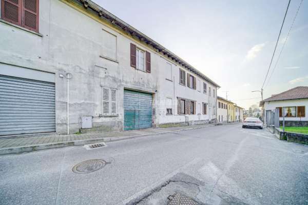 Foto Casa indipendente in vendita a Jerago Con Orago