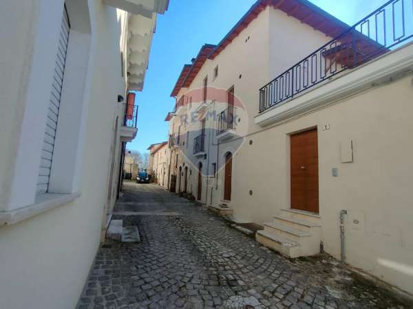 Foto Casa indipendente in vendita a L'Aquila