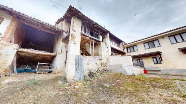 Foto Casa indipendente in vendita a La Morra