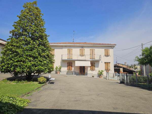 Foto Casa indipendente in vendita a Lesignano De' Bagni