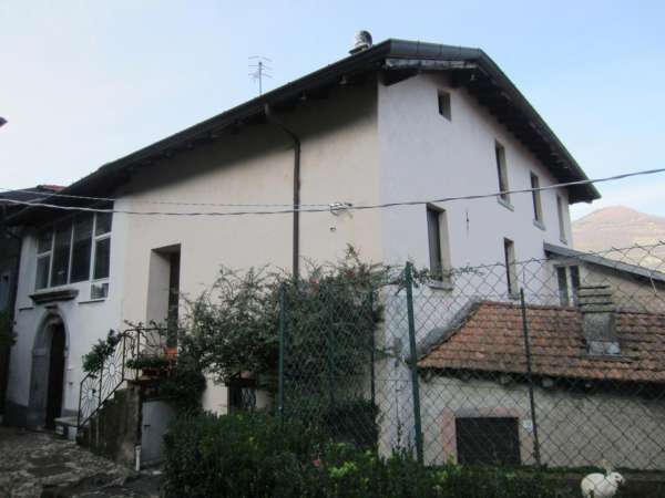 Foto Casa indipendente in vendita a Lezzeno