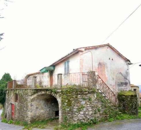 Foto Casa indipendente in vendita a Licciana Nardi