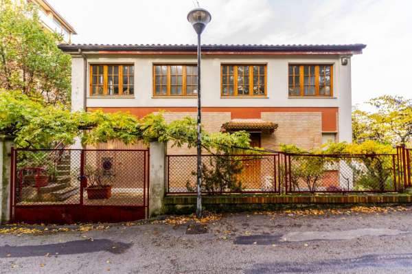 Foto Casa indipendente in vendita a Macerata