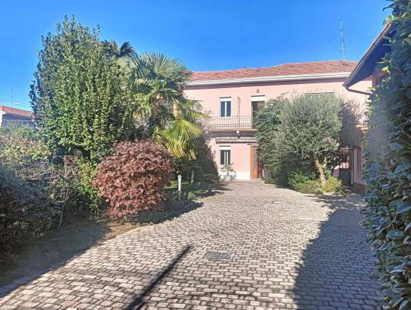 Foto Casa indipendente in Vendita a Magnago