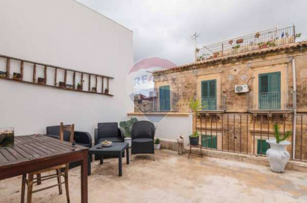 Foto Casa Indipendente in vendita a Militello in Val di Catania