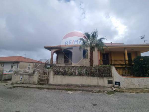Foto Casa Indipendente in vendita a Modica, Modica Alta