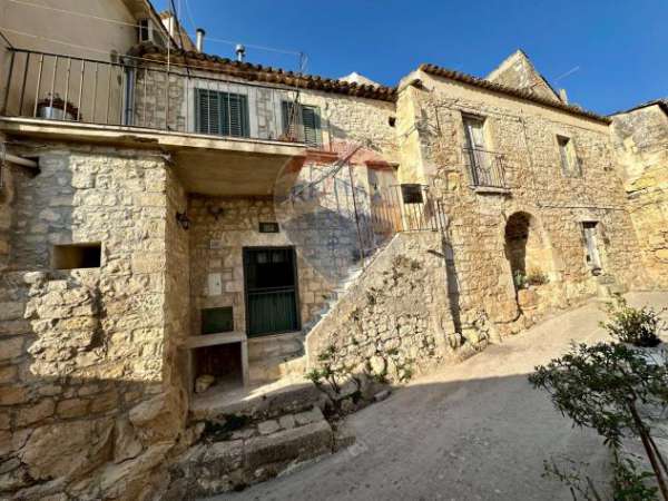 Foto Casa Indipendente in vendita a Modica, Modica Bassa