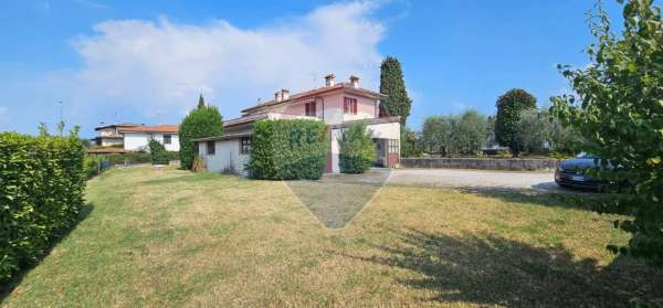 Foto Casa indipendente in vendita a Moniga Del Garda