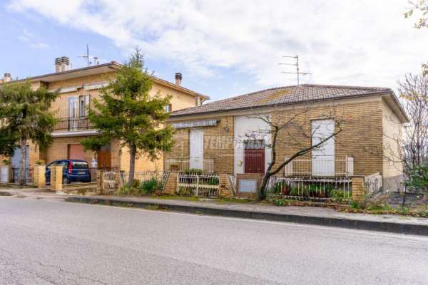 Foto Casa indipendente in vendita a Monte San Giusto