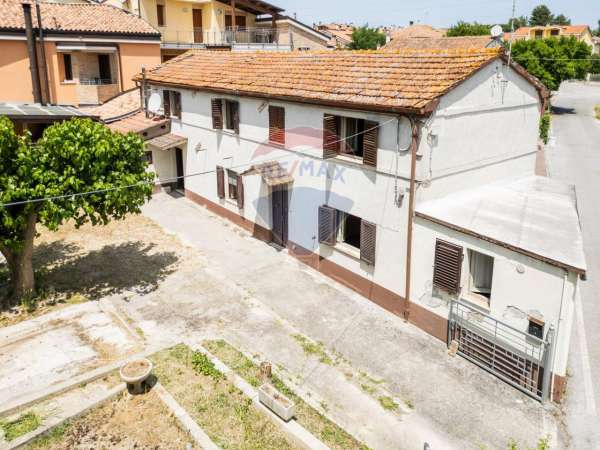 Foto Casa indipendente in vendita a Monte San Vito