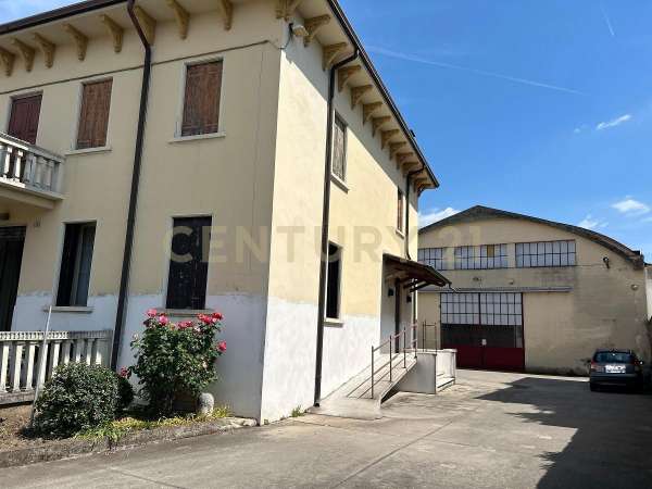 Foto Casa indipendente in vendita a Monteforte D'Alpone